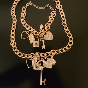 Gold tone necklace & Bracelet